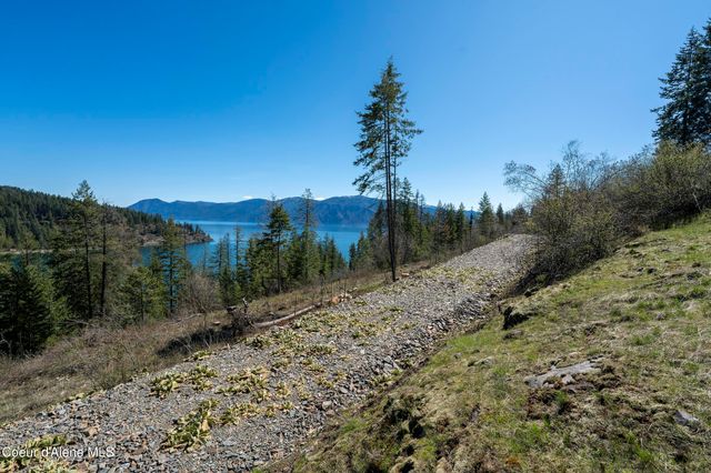 577 Midas Dr, Sagle, ID 83860