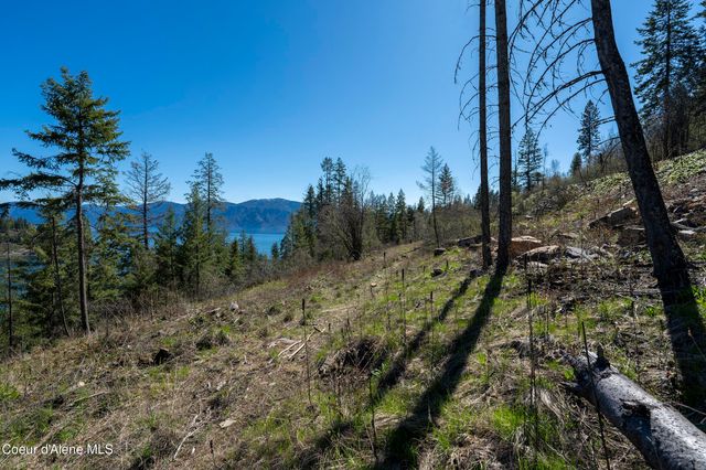 577 Midas Dr, Sagle, ID 83860