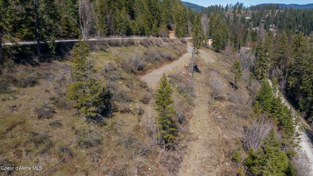 577 Midas Dr, Sagle, ID 83860