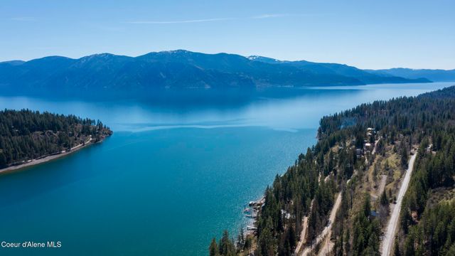 577 Midas Dr, Sagle, ID 83860