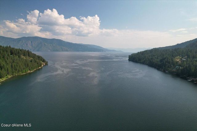577 Midas Dr, Sagle, ID 83860