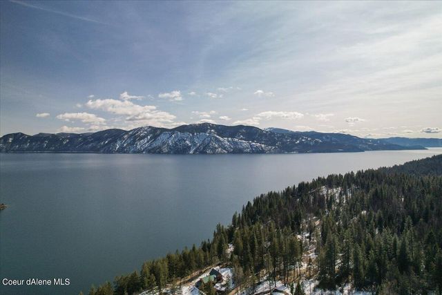 577 Midas Dr, Sagle, ID 83860