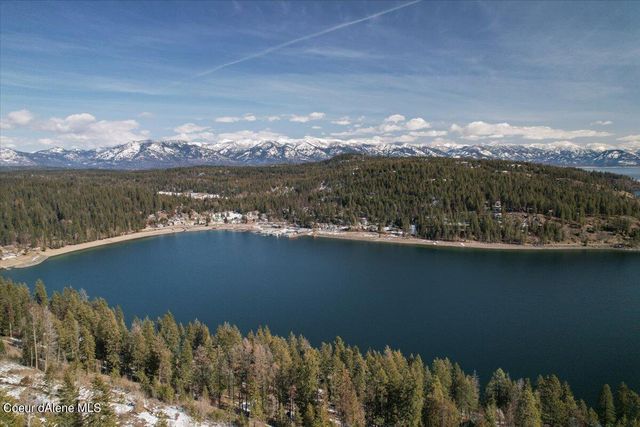 577 Midas Dr, Sagle, ID 83860