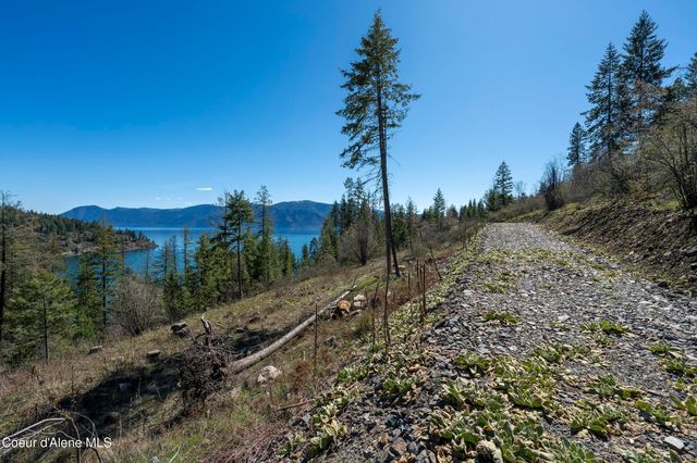 577 Midas Dr, Sagle, ID 83860