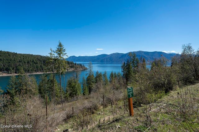 577 Midas Dr, Sagle, ID 83860