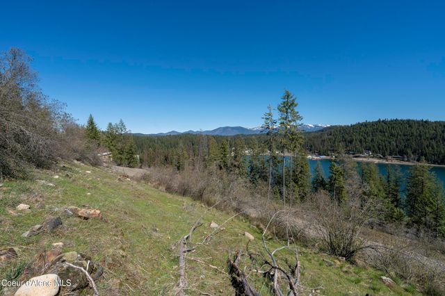 577 Midas Dr, Sagle, ID 83860