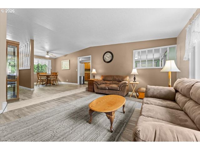685 Sw 20TH Cir, Troutdale, OR 97060