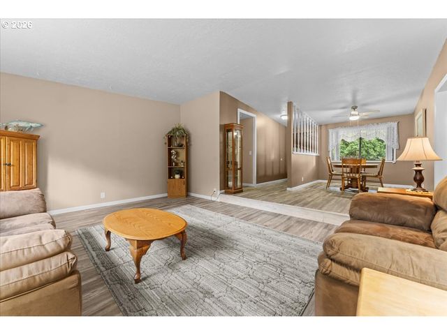 685 Sw 20TH Cir, Troutdale, OR 97060