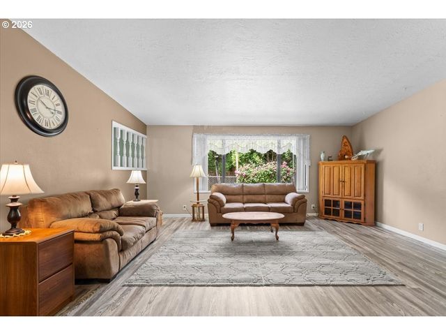 685 Sw 20TH Cir, Troutdale, OR 97060