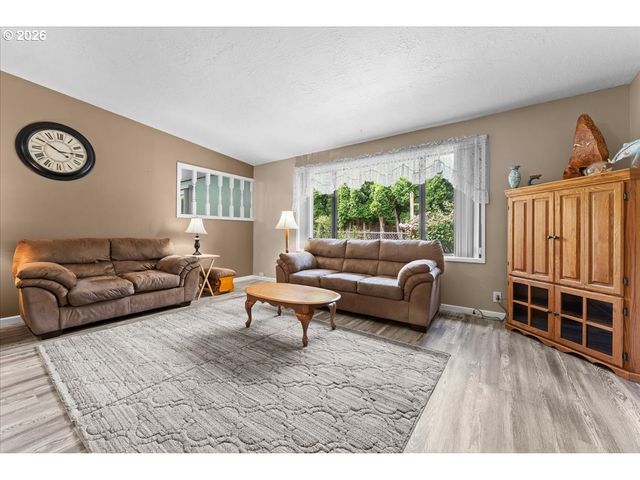 685 Sw 20TH Cir, Troutdale, OR 97060