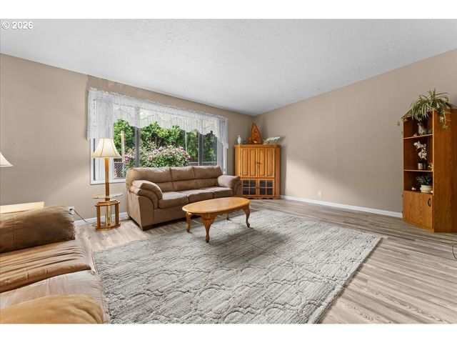 685 Sw 20TH Cir, Troutdale, OR 97060