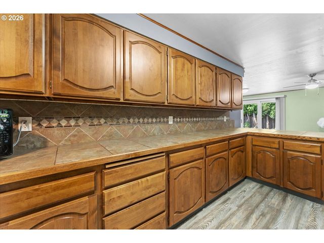 685 Sw 20TH Cir, Troutdale, OR 97060