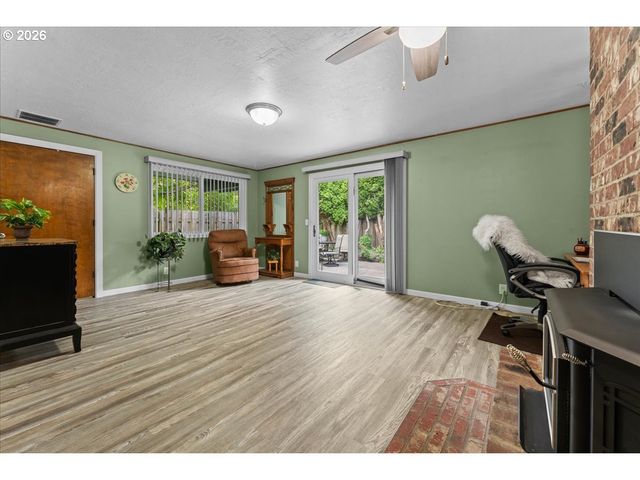 685 Sw 20TH Cir, Troutdale, OR 97060