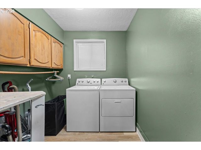 685 Sw 20TH Cir, Troutdale, OR 97060