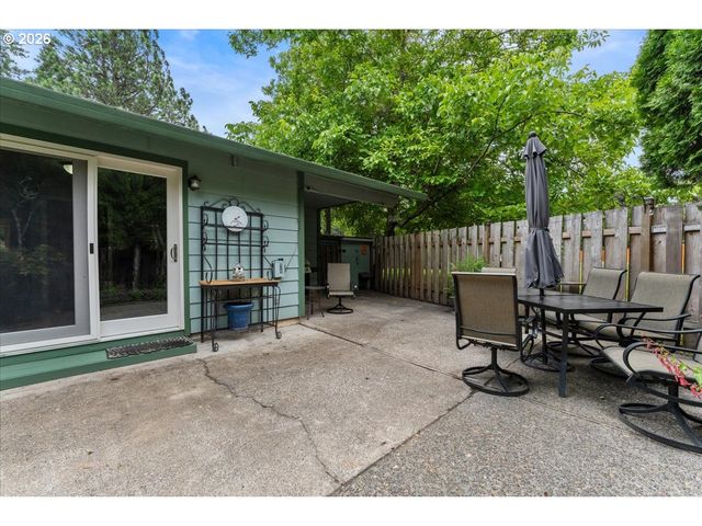 685 Sw 20TH Cir, Troutdale, OR 97060
