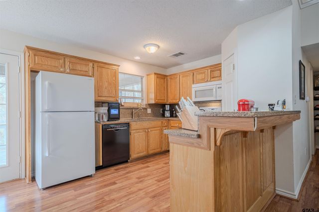 221 Butternut Glen, Holly Lake Ranch, TX 75765