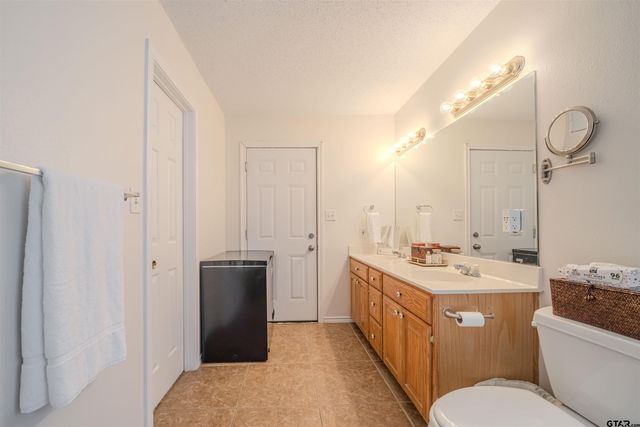 221 Butternut Glen, Holly Lake Ranch, TX 75765