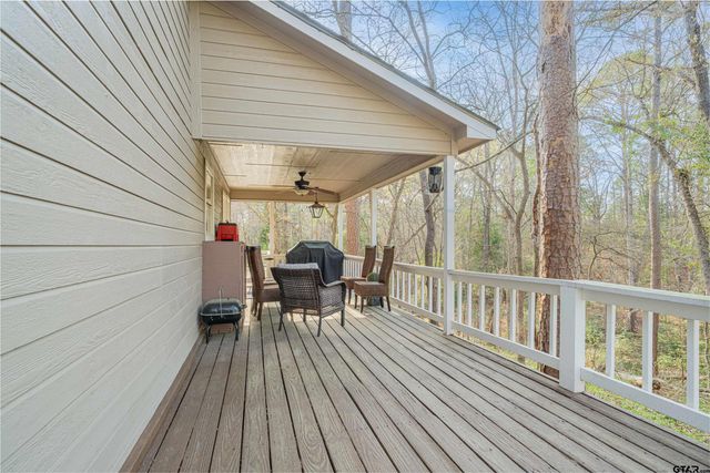 221 Butternut Glen, Holly Lake Ranch, TX 75765