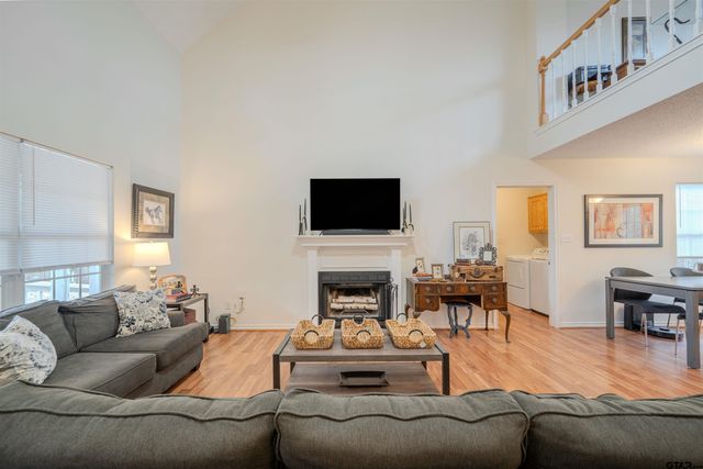 221 Butternut Glen, Holly Lake Ranch, TX 75765