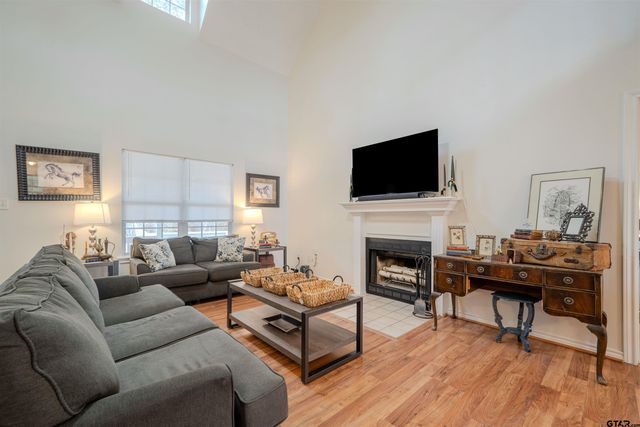 221 Butternut Glen, Holly Lake Ranch, TX 75765