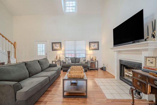 221 Butternut Glen, Holly Lake Ranch, TX 75765