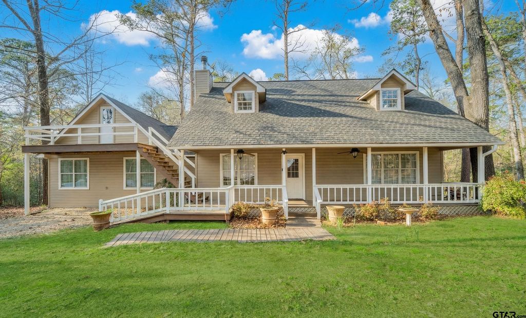 221 Butternut Glen, Holly Lake Ranch, TX 75765