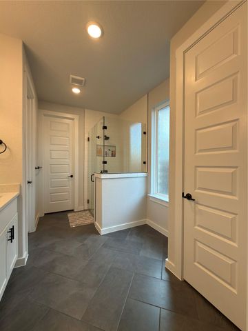 109 High Valley DR, Liberty Hill, TX 78642