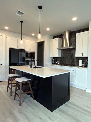 109 High Valley DR, Liberty Hill, TX 78642