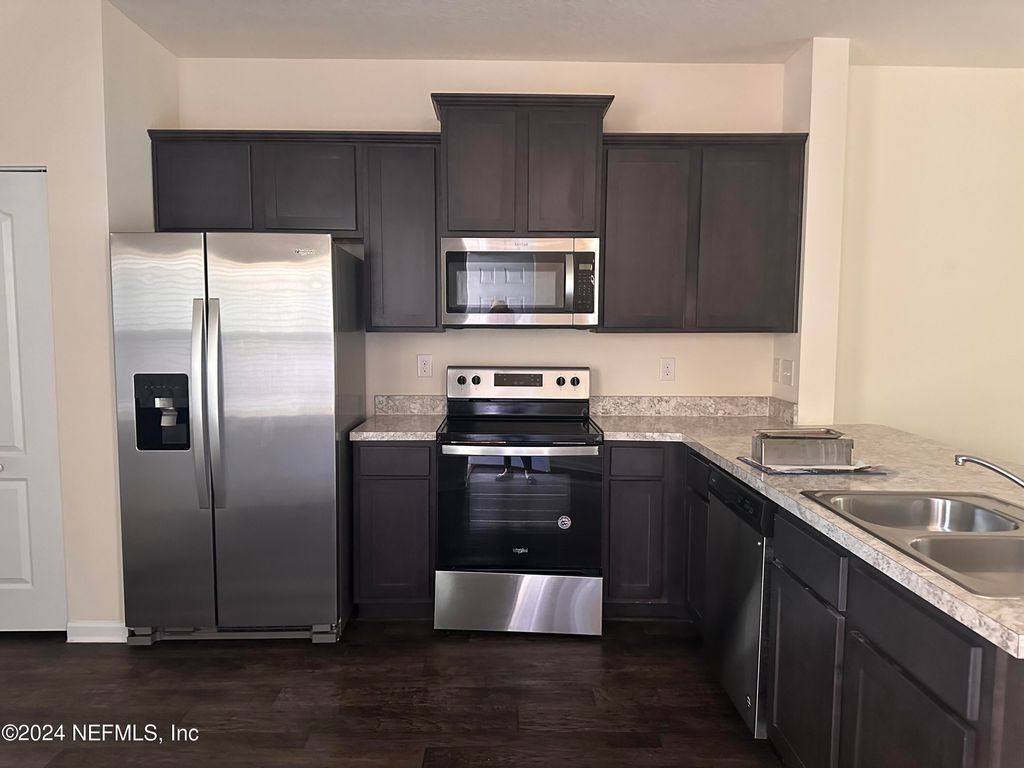 7825 ECHO SPRINGS Road, Jacksonville, FL 32256