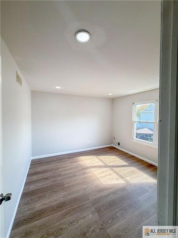 34 Deerfield Lane, Jamesburg, NJ 08831