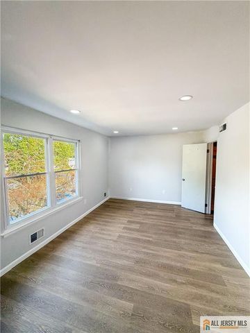 34 Deerfield Lane, Jamesburg, NJ 08831