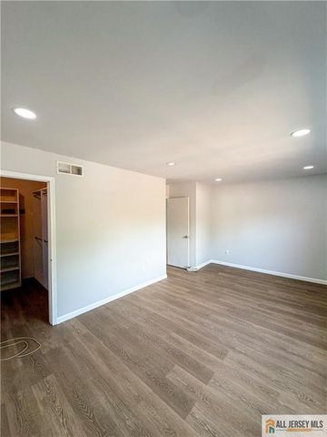 34 Deerfield Lane, Jamesburg, NJ 08831