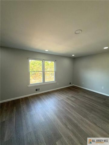 34 Deerfield Lane, Jamesburg, NJ 08831