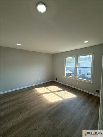 34 Deerfield Lane, Jamesburg, NJ 08831