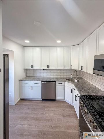 34 Deerfield Lane, Jamesburg, NJ 08831