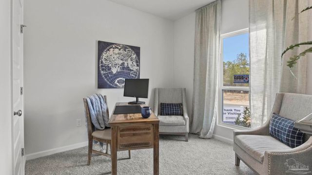 2135 Aqua St, Gulf Breeze, FL 32563