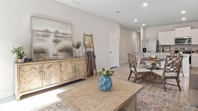 2135 Aqua St, Gulf Breeze, FL 32563