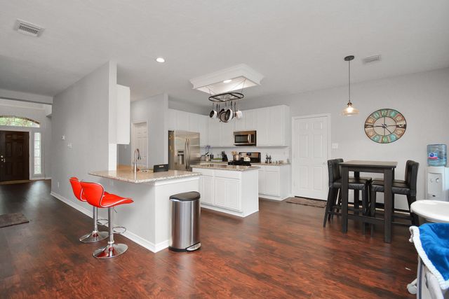 2322 Lord Nelson Drive, Seabrook, TX 77586