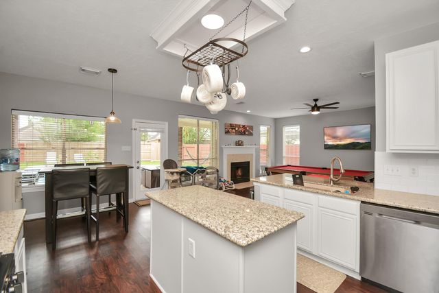 2322 Lord Nelson Drive, Seabrook, TX 77586