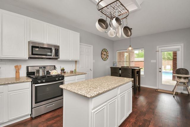 2322 Lord Nelson Drive, Seabrook, TX 77586