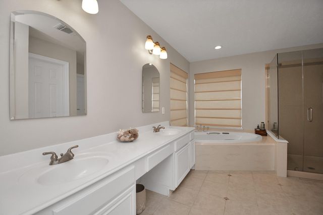 2322 Lord Nelson Drive, Seabrook, TX 77586