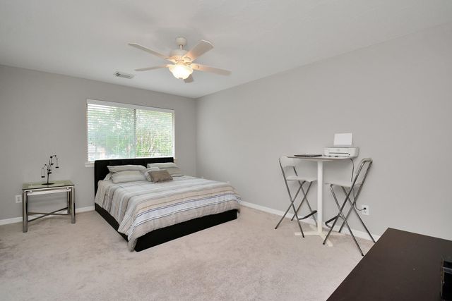 2322 Lord Nelson Drive, Seabrook, TX 77586