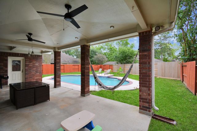 2322 Lord Nelson Drive, Seabrook, TX 77586