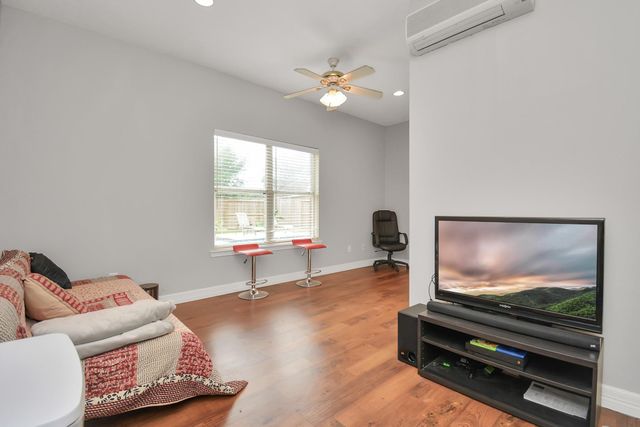 2322 Lord Nelson Drive, Seabrook, TX 77586