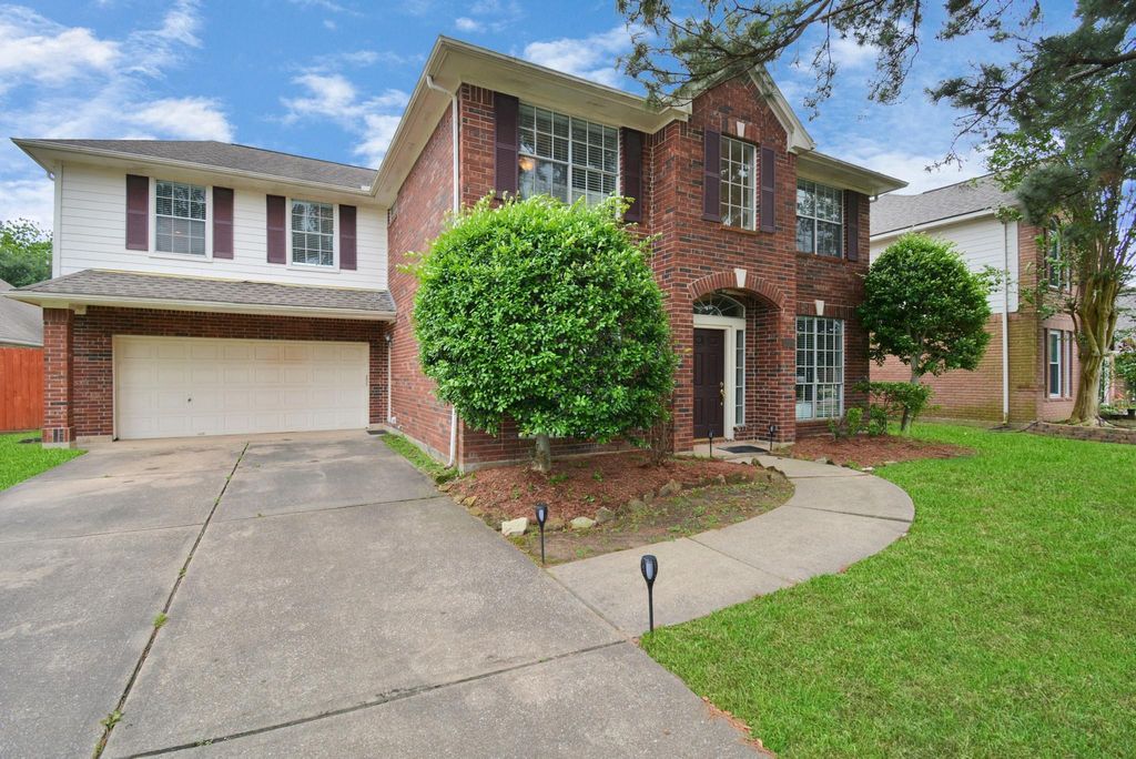 2322 Lord Nelson Drive, Seabrook, TX 77586