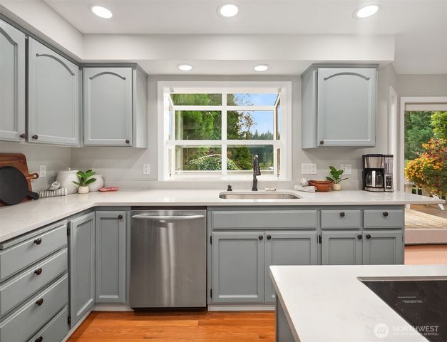 8826 E Meadow Lake Drive, Snohomish, WA 98290