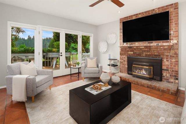 8826 E Meadow Lake Drive, Snohomish, WA 98290
