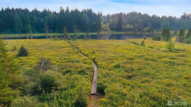 8826 E Meadow Lake Drive, Snohomish, WA 98290