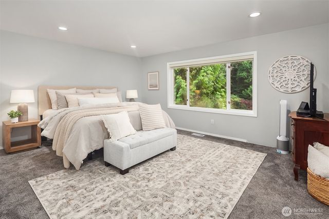 8826 E Meadow Lake Drive, Snohomish, WA 98290
