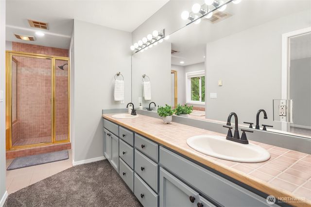 8826 E Meadow Lake Drive, Snohomish, WA 98290
